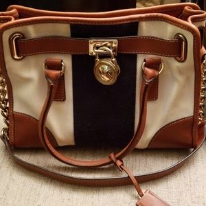 Medium sized tote bag/shoulder bag